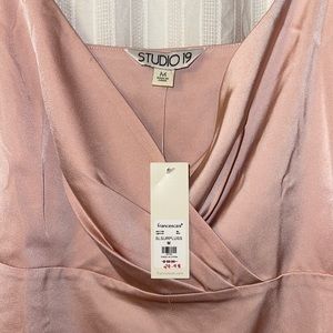 Light pink short dress from Francesca’s (size medium) (never worn!)